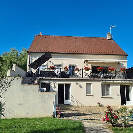 Chez Jaja Et Phiphi Apartment Bourg-et-Comin Bagian luar foto