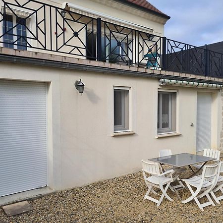 Chez Jaja Et Phiphi Apartment Bourg-et-Comin Bagian luar foto
