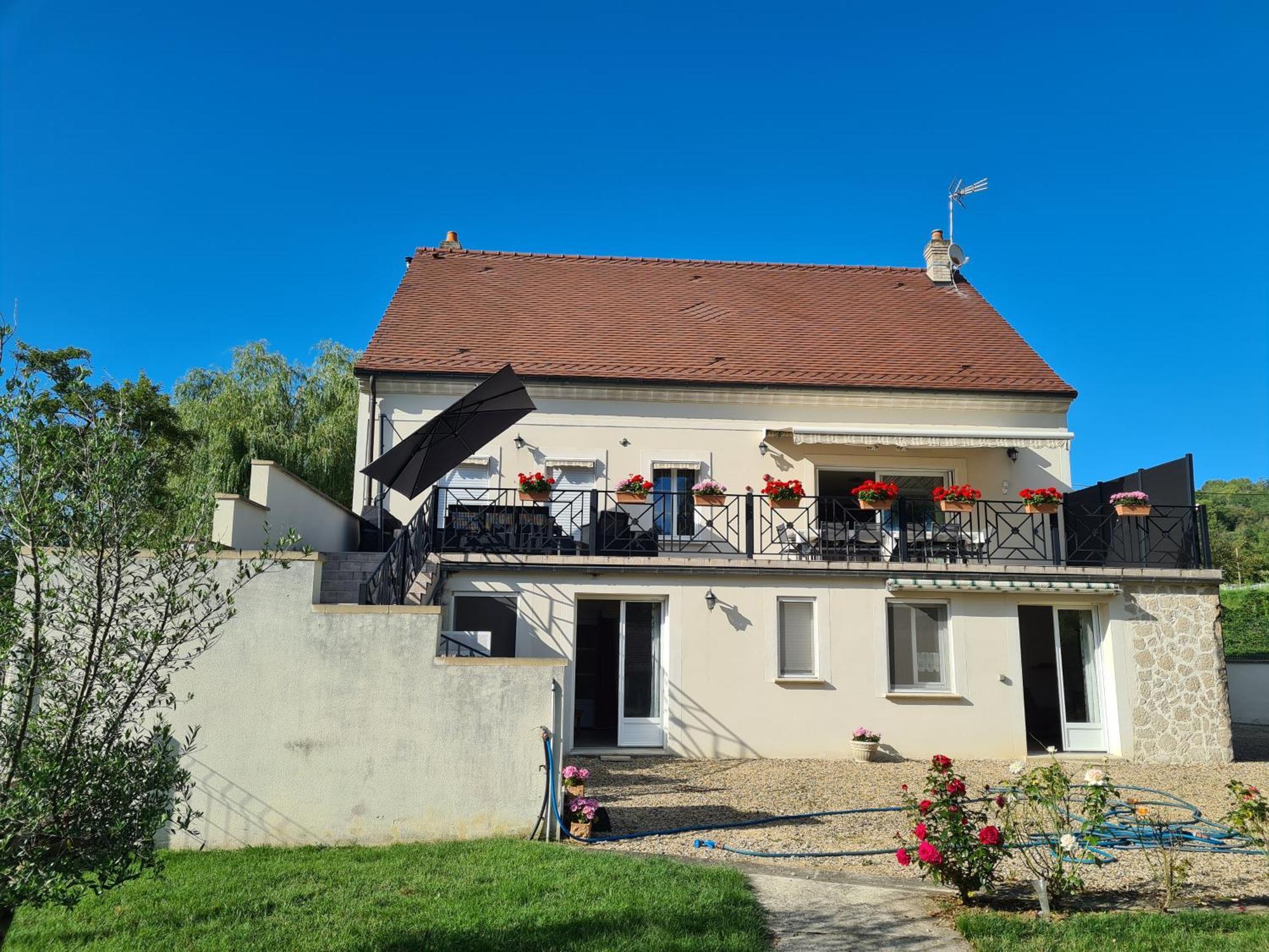 Chez Jaja Et Phiphi Apartment Bourg-et-Comin Bagian luar foto