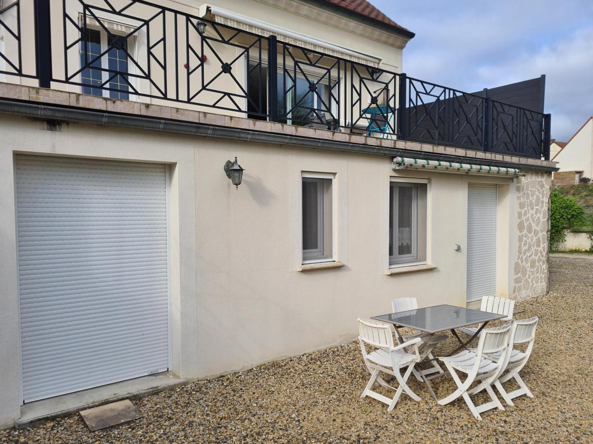 Chez Jaja Et Phiphi Apartment Bourg-et-Comin Bagian luar foto